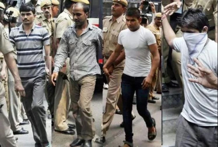 निर्भया के गुनहगारों की मौत की नई तारीख तय, 1 फरवरी को सुबह 6 बजे होगी फांसी निर्भया के गुनहगारों की मौत की नई तारीख तय, 1 फरवरी को सुबह 6 बजे होगी फांसी