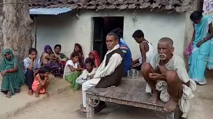 कर्ज वसूली की चिंता में किसान को पड़ा हार्ट अटैक, सदमे में पत्नी की भी मौत कर्ज वसूली की चिंता में किसान को पड़ा हार्ट अटैक, सदमे में पत्नी की भी मौत
