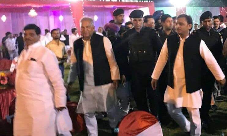 अखिलेश को आशीर्वाद देता रहता हूं, अध्यक्ष बनने पर भी आशीर्वाद दिया था।-शिवपाल