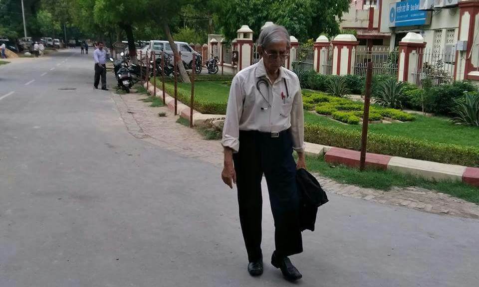 मिलिए बीएचयू के इस देवता से.... : प्रेम शंकर मिश्र मिलिए बीएचयू के इस देवता से.... : प्रेम शंकर मिश्र