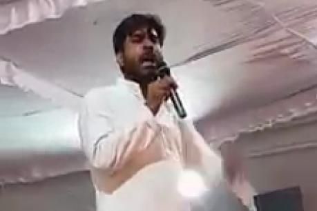 सपा नेता के बिगड़े बोल, इंस्पेक्टर को दी जान से मारने की धमकी सपा नेता के बिगड़े बोल, इंस्पेक्टर को दी जान से मारने की धमकी