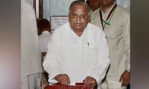 राष्ट्रपति चुनाव : मतदान के दौरान बंटी नजर आई सपा राष्ट्रपति चुनाव : मतदान के दौरान बंटी नजर आई सपा