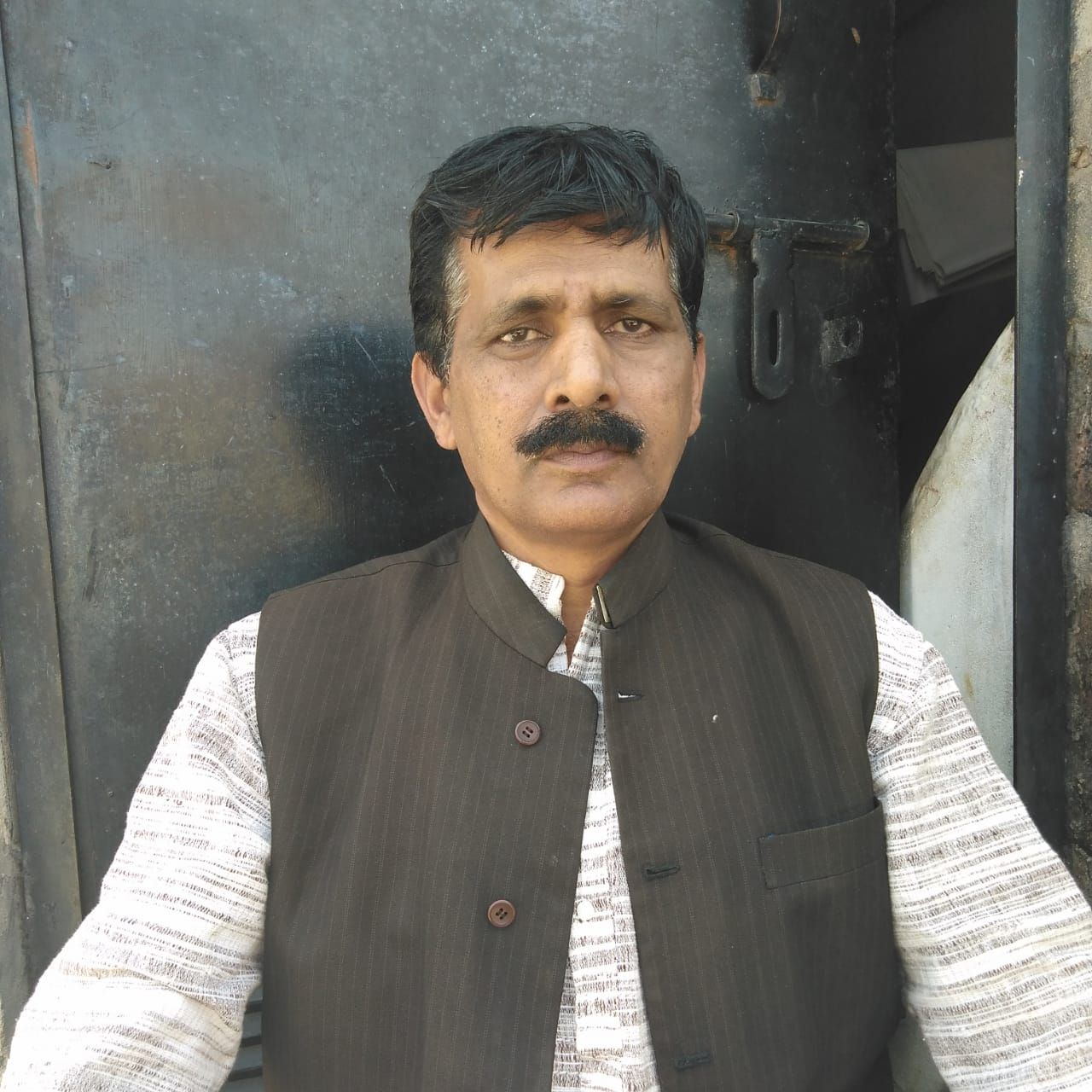मजदूरों –कामगारों का मनोविज्ञान समझने में योगी – मोदी रहे नाकाम – प्रोफेसर डॉ योगेन्द्र यादव मजदूरों –कामगारों का मनोविज्ञान समझने में योगी – मोदी रहे नाकाम – प्रोफेसर डॉ योगेन्द्र यादव
