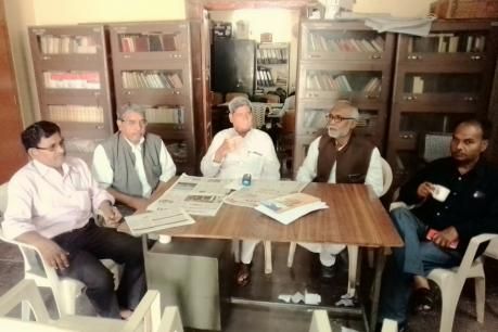 बीजेपी के खिलाफ वामदलों ने भी दिया सपा को समर्थन बीजेपी के खिलाफ वामदलों ने भी दिया सपा को समर्थन