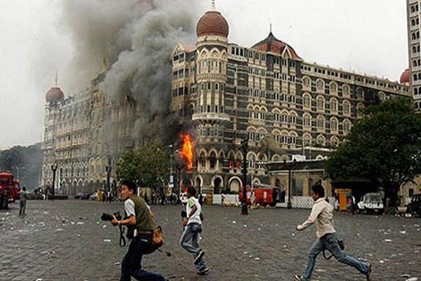 पूर्व अधिकारी का दावा- फिक्स था मुंबई हमला, कांग्रेस इसे भी हिंदू आतंक साबित कर देती