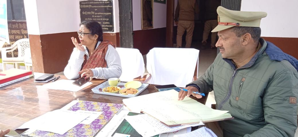 मुरादाबाद कुंदरकी थाना समाधान दिवस में तहसीलदार ने सुनी समस्याएं
