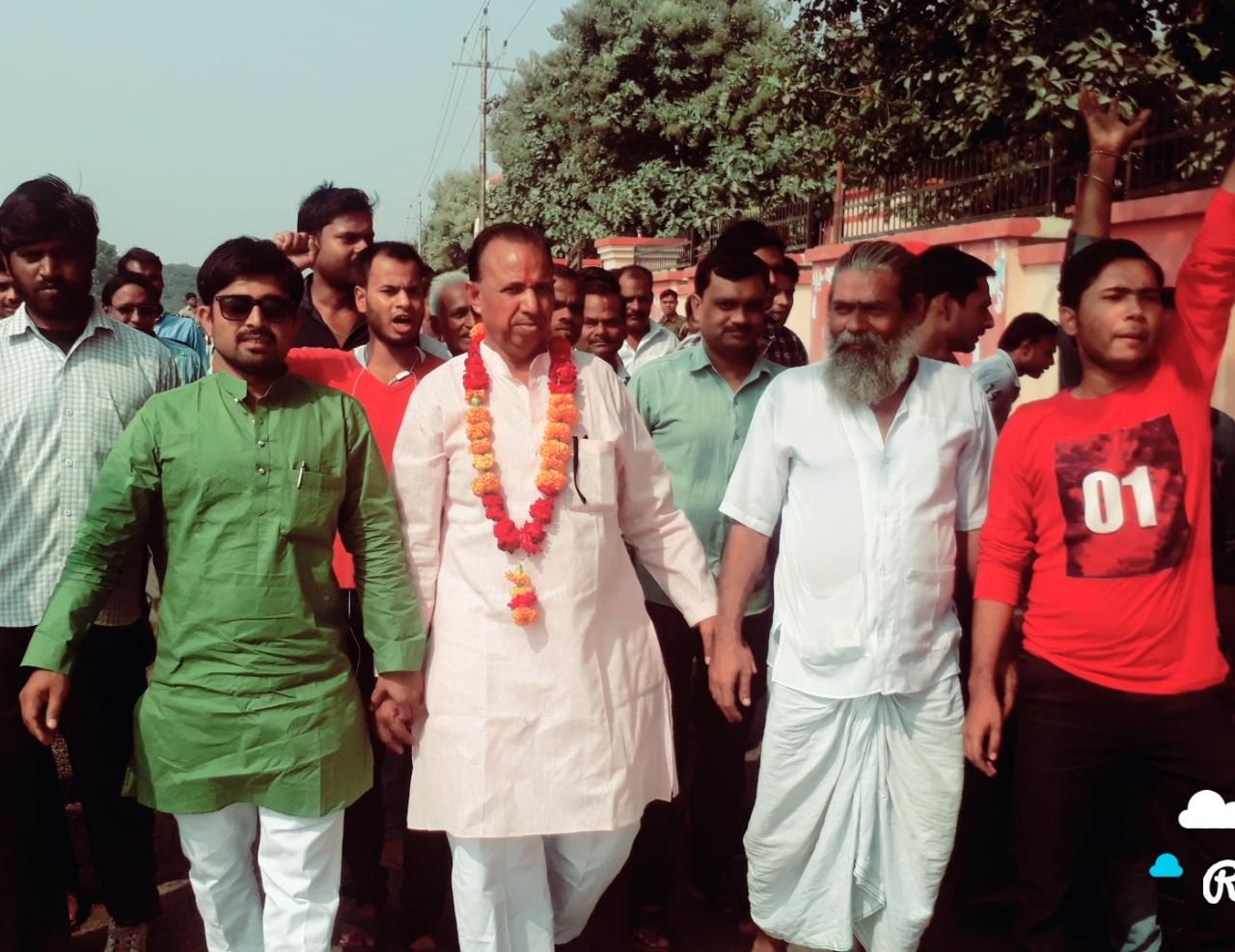 आज नगर पालिका जसवन्तनगर निकाय चुनाव में अध्यक्ष पद हेतु निर्दलीय प्रत्याशी राजेंद्र दिवाकर ने नामांकन किया, वैसे अभी तक शिवपाल सिंह यादव का किसी को समर्थन नही मिला है