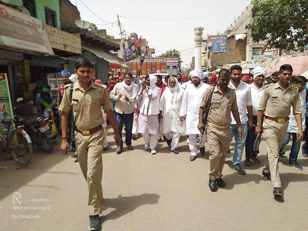 गठबंधन प्रत्याशी सपा-बसपा कार्यकर्ताओ के साथ कर रहे तूफानी जनसंपर्क