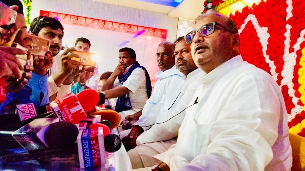 राष्ट्रवाद का मुखौटा लगाकर गुमराह कर रही है भाजपा, इस लोकसभा मे इकाई के आँकड़े मॆ सिमट जायेंगी : ललई राष्ट्रवाद का मुखौटा लगाकर गुमराह कर रही है भाजपा, इस लोकसभा मे इकाई के आँकड़े मॆ सिमट जायेंगी : ललई