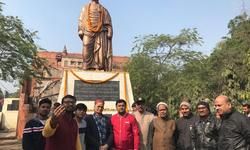 स्वामी विवेकानंद के आदर्शों पर चलने का लिया गया संकल्प