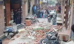 दिल्ली : इमारत गिरने से कोचिंग के कई छात्र अंदर फंसे; बचाव कार्य जारी दिल्ली : इमारत गिरने से कोचिंग के कई छात्र अंदर फंसे; बचाव कार्य जारी