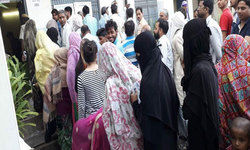 Election 2019 Phase II Live : आगरा में सिपाही की शिकायत, हटाया गया Election 2019 Phase II Live : आगरा में सिपाही की शिकायत, हटाया गया