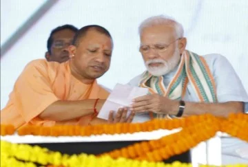 प्रधानमंत्री नरेंद्र मोदी ने आत्मनिर्भर उत्तर प्रदेश रोजगार अभियान का शुभारंभ कर दिया है। मुख्यमंत्री योगी आदित्यनाथ की मौजूदगी में पीएम मोदी ने वीडियो कांफ्रेसिंग के जरिए इस अभियान की शुरुआ प्रधानमंत्री नरेंद्र मोदी ने आत्मनिर्भर उत्तर प्रदेश रोजगार अभियान का शुभारंभ कर दिया है। मुख्यमंत्री योगी आदित्यनाथ की मौजूदगी में पीएम मोदी ने वीडियो कांफ्रेसिंग के जरिए इस अभियान की शुरुआ