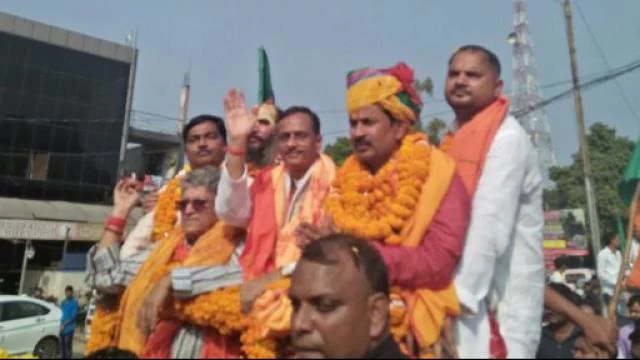 डिप्टी सीएम ने मेयर व पार्षद प्रयाशियों का नामांकन कराया डिप्टी सीएम ने मेयर व पार्षद प्रयाशियों का नामांकन कराया