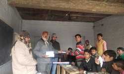 एनीमिया मुक्त भारत कार्यक्रम के अंतर्गत आयरन की गोलियों का वितरण छात्र छात्राओं को किया गया