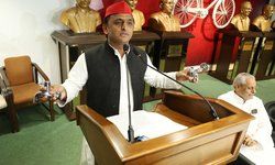 अखिलेश ने दिया जवाब-लोग प्यार में अंधे होते होंगे पर जलन और नफरत में अंधे होते हैं, ये मैंने देखा अखिलेश ने दिया जवाब-लोग प्यार में अंधे होते होंगे पर जलन और नफरत में अंधे होते हैं, ये मैंने देखा