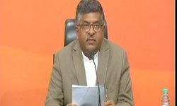 नीरव मोदी से जुड़ी 9 संपत्तियां सील कर दी गई हैं। संबंधित लोगों के खिलाफ लुकआउट नोटिस जारी किया गया हैः रविशंकर प्रसाद