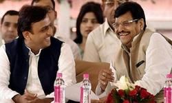 परिवार में चल रहे अन्तर्कलह को खत्म करने की दिशा में बढ़ाया गया कदम : 2022 में चाचा को दूंगा राज्यसभा का टिकट: अखिलेश परिवार में चल रहे अन्तर्कलह को खत्म करने की दिशा में बढ़ाया गया कदम : 2022 में चाचा को दूंगा राज्यसभा का टिकट: अखिलेश