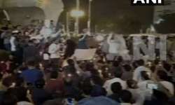 पाक में हिंदू छात्रा की हत्या के विरोध में सड़कों पर उतरे लोग, नमृता को इंसाफ दो की मांग पाक में हिंदू छात्रा की हत्या के विरोध में सड़कों पर उतरे लोग, नमृता को इंसाफ दो की मांग