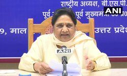 चुनावों के दौरान रोड शो और नमाज अदा करना एक फैशन बन गया है आयोग को रोक लगानी चाहिए