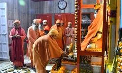 गोरक्ष पीठाधीश्वर योगी के खिचड़ी चढ़ाते ही गोरखनाथ मंदिर में मेला शुरू. #आस्था_की_खिचड़ी गोरक्ष पीठाधीश्वर योगी के खिचड़ी चढ़ाते ही गोरखनाथ मंदिर में मेला शुरू. #आस्था_की_खिचड़ी