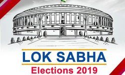 फूलपुर :  - बूथ संख्या 365 पर ईवीएम खराब,  महंत नरेंद्र गिरी बूथ के बाहर लाइन में लगे, लाइन में लगे मतदाताओं में भारी आक्रोश।