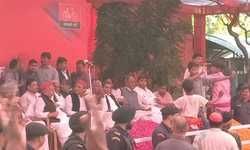 सैफई में होली, मुलायम सिंह यादव अखिलेश यादव मौजूद