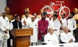 भारत की आजादी के मायने बदलना चाहती है बीजेपी: अखिलेश यादव भारत की आजादी के मायने बदलना चाहती है बीजेपी: अखिलेश यादव