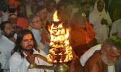 अनवरत मां सरयू की आरती कर महंत रामदास जी महाराज रच रहे है इतिहास