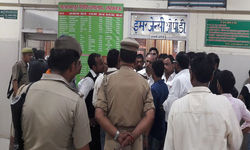 सीजेएम कोर्ट में चौथी मंजिल से लिफ्ट गिरी, सात घायल, बलरामपुर अस्पताल की इमरजेंसी में वकीलों का कब्जा सीजेएम कोर्ट में चौथी मंजिल से लिफ्ट गिरी, सात घायल, बलरामपुर अस्पताल की इमरजेंसी में वकीलों का कब्जा