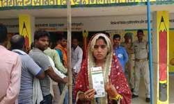 श्रावस्ती : सुबह 11 बजे तक 21.34 % वोटिंग, दुल्हन ने किया मतदन