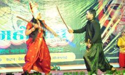 हुनर रंग महोत्सव का तीसरा दिन, पारंपरिक लोकनृत्य कठघोड़वा पेश किया गया हुनर रंग महोत्सव का तीसरा दिन, पारंपरिक लोकनृत्य कठघोड़वा पेश किया गया