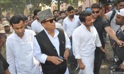 जब राहुल गांधी को क्लीन चिट तो मुझ पर क्यों लगाया प्रतिबंध: आजम खां जब राहुल गांधी को क्लीन चिट तो मुझ पर क्यों लगाया प्रतिबंध: आजम खां