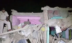 संदिग्ध पाउडर से घर में ब्लास्ट,2 बच्चों की मौत संदिग्ध पाउडर से घर में ब्लास्ट,2 बच्चों की मौत