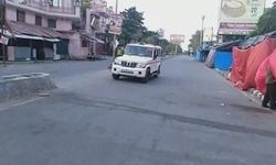 सरकार करे काम तुम घर पर करो आराम