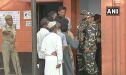 चौथे चरण का रण, 72 सीटों पर वोटिंग शुरू, पीएम मोदी ने की वोटिंग की अपील चौथे चरण का रण, 72 सीटों पर वोटिंग शुरू, पीएम मोदी ने की वोटिंग की अपील