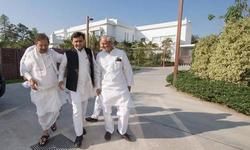 शरद यादव ने अखिलेश से की मुलाकात, एनडीए को बताया डूबता जहाज