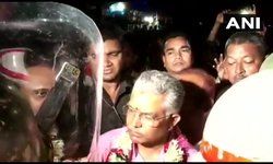 बंगाल: भाजपा नेता दिलीप घोष और हिमंता सरमा के काफिले पर हमला