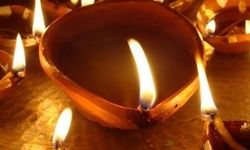 दीपावली : सार्वभौमिक सर्वकालिक  प्रकाश का महा उत्सव