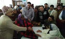 नि:शुल्क नेत्र परीक्षण शिविर में चश्मा वितरित किया गया नि:शुल्क नेत्र परीक्षण शिविर में चश्मा वितरित किया गया