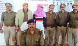 50 हजार का इनामिया पिस्टल व चोरी की मोटरसाइकिल के साथ गिरफ्तार