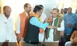 बागपत  - रालोद को लगा बड़ा झटका बागपत के जिलाध्यक्ष ठाकुर प्रदीप सिंह ने थामा भाजपा का दामन