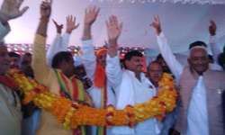 शिवपाल ने कहा-अखिलेश ने मायावती के पैरों पर डाला समाजवाद