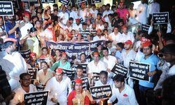 जहां BJP की सरकार, वहां क्‍यों हो रहा ऐसा : अखिलेश यादव