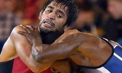 बजरंग पूनिया ने जीता गोल्‍ड, बजरंग पूनिया ने जापान के ताकातानी को 10-8 से पटखनी देकर गोल्‍ड मेडल अपने नाम कर लिया है.