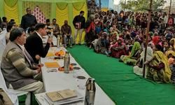 संपूर्ण समाधान दिवस उपरांत डीएम ने लगाई जन चौपाल