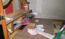 पुलिस ठण्ड से दुबक कर सो रही, चोरों की खूब चांदी कट रही पुलिस ठण्ड से दुबक कर सो रही, चोरों की खूब चांदी कट रही