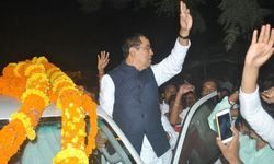 धूम धाम से मना वरिष्ठ समाजवादी नेता किरणमय नंदा का जन्मदिन धूम धाम से मना वरिष्ठ समाजवादी नेता किरणमय नंदा का जन्मदिन