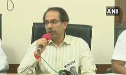 महाराष्ट्र के मुख्यमंत्री उद्धव ठाकरे ने कहा, मुस्लिमोंके पांच प्रतिशत कोटा का मामला अभी आधिकारिक रूप से मेरे पास नहीं आया है। हमें इसपर फैसला लेना है। विपक्ष को उस समय के लिए अपनी एनर्जी बचाकर र�