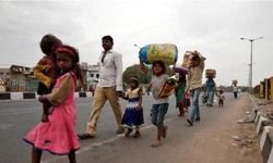 लॉक डाउन में अपने परिवार से दूर वियोग का दंश झेलता प्रवासी मजदूर – प्रोफेसर डॉ योगेन्द्र यादव लॉक डाउन में अपने परिवार से दूर वियोग का दंश झेलता प्रवासी मजदूर – प्रोफेसर डॉ योगेन्द्र यादव